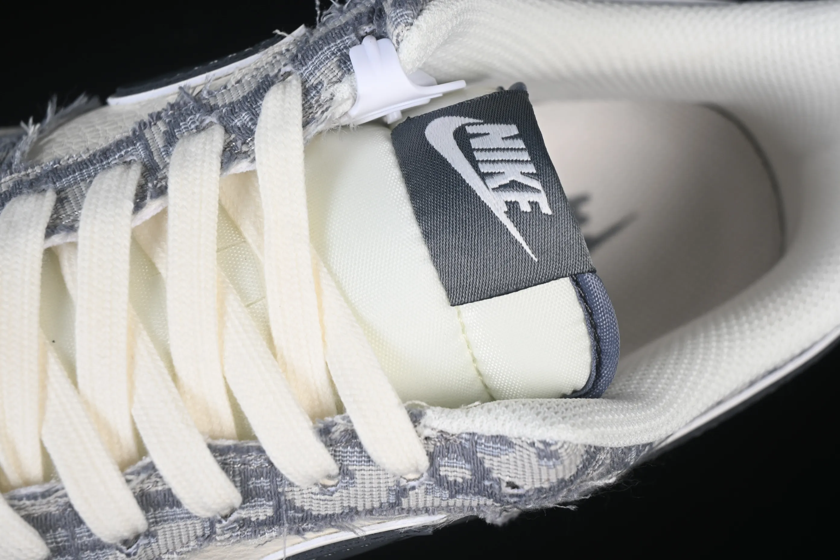 All categories Nk Air Force 1 Air Force series Nk Air Force 1 Low Air Force low top Nike Air Force 1'07 Low Dior joint pattern beige gray red Air Force 1 low top casual sneakers MZ9588-807